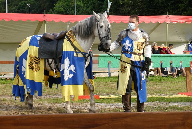 不看好邵佳一执教国足❗详细介绍邵佳一履历❗