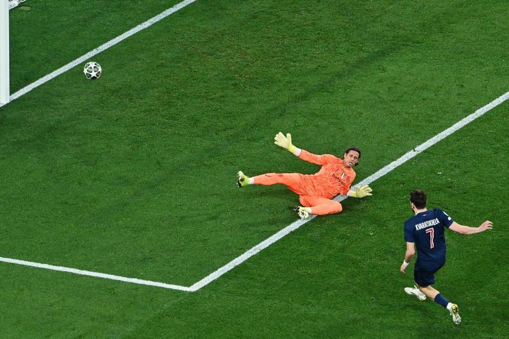 亚洲杯出线生死战，中国香港足总开出100万港币的赢球奖金